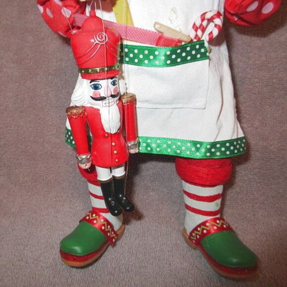 Department 56 Possible Dreams Toy Making Santa Sculpture Clothtique 13" Retired - Picture 5 of 12